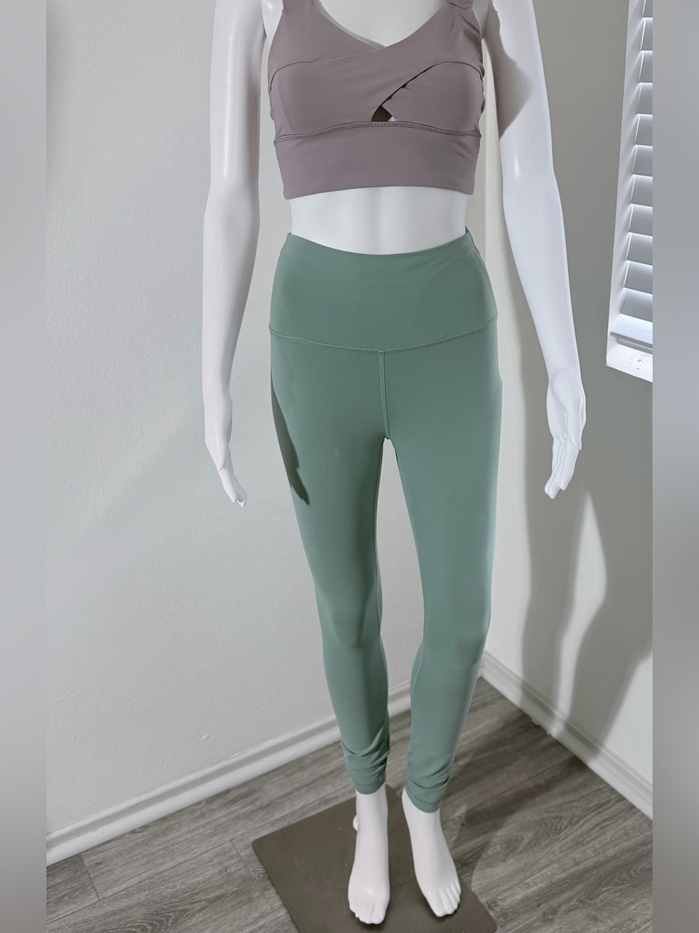 lululemon athletica High-Rise Mint Green Leggings - Picture 3 of 7